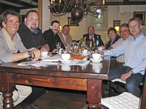 Heinrich Rosier mit den Gastronomen und dem Orga-Team